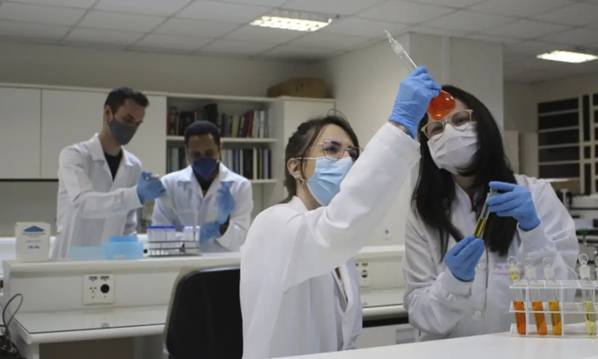 Pesquisa da USP usa nanotecnologia e RNA para tratar psoríase e vitiligo