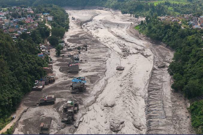 Enchente no Nepal deixa mais de 150 mortos e centenas desaparecidos